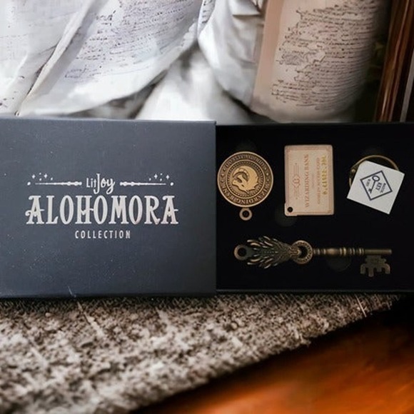 Harry Potter Litjoy Key #9 - Wizards Bank Gringotts - Picture 1 of 4